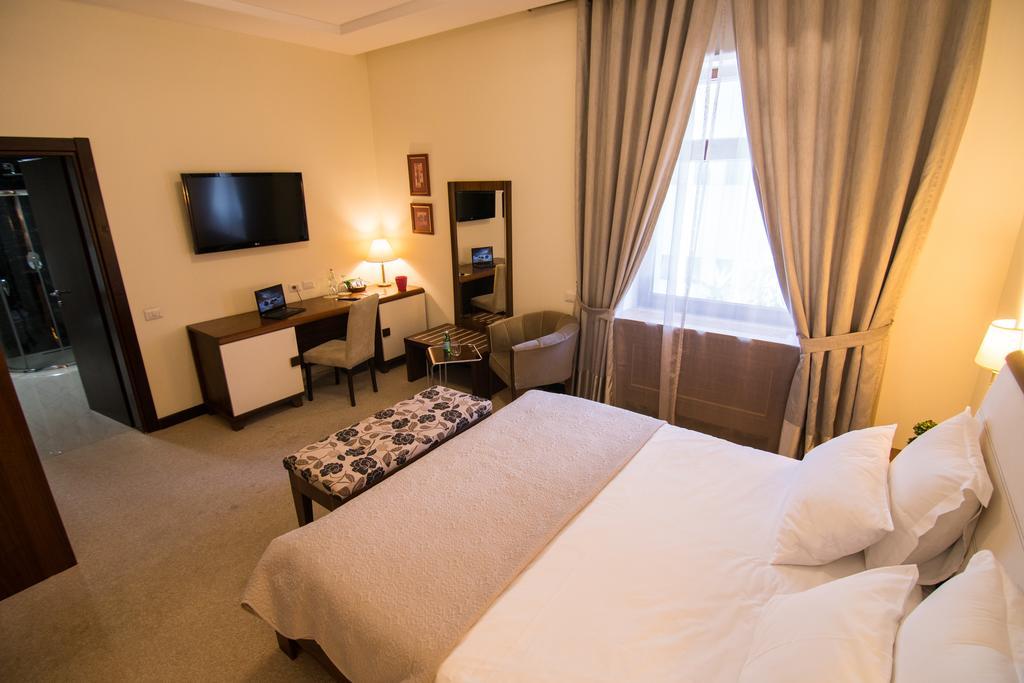 Boutique Hotel Kotoni Tirana Exteriör bild