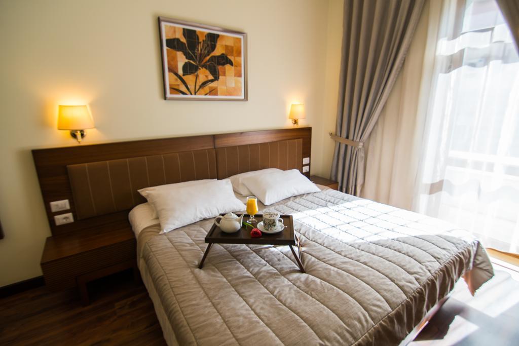 Boutique Hotel Kotoni Tirana Exteriör bild
