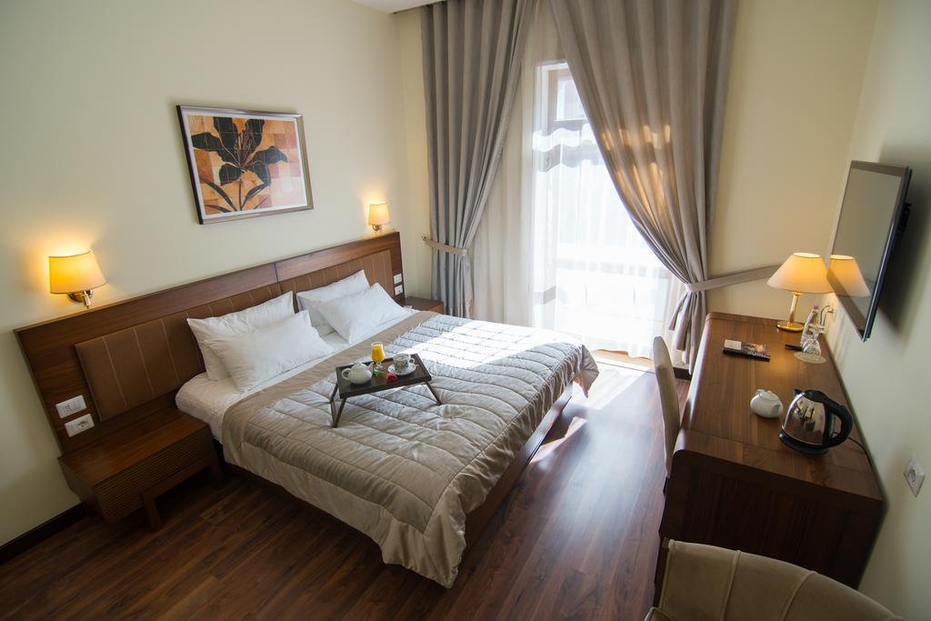 Boutique Hotel Kotoni Tirana Exteriör bild