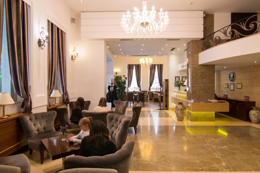 Boutique Hotel Kotoni Tirana Exteriör bild